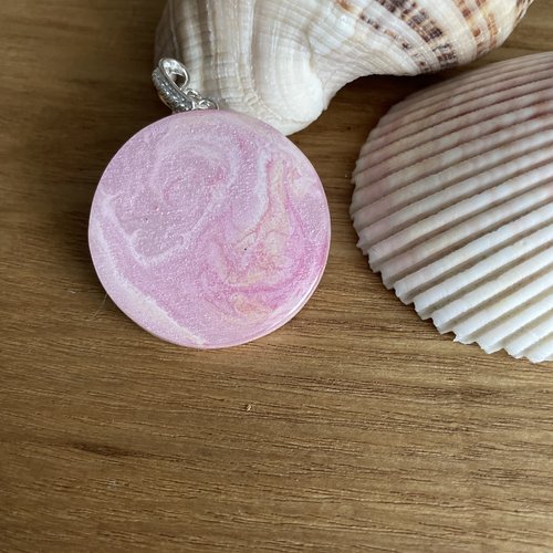Pendentif pastel rose nacré 38 mm