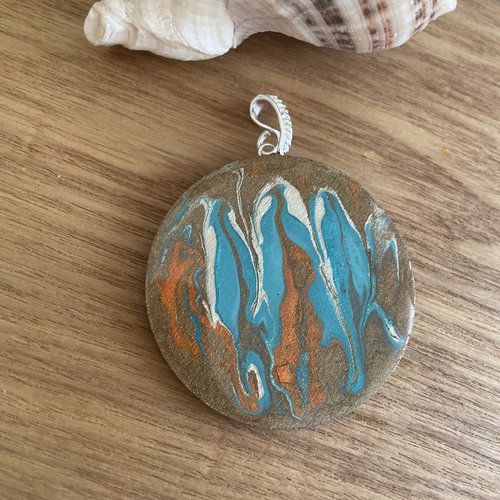 Pendentif en bois résiner