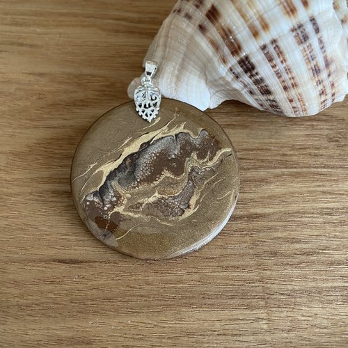 Pendentif camaïeu beige sable nacré
