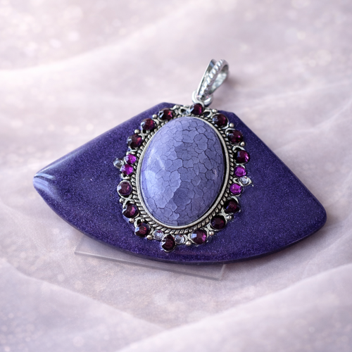 Création unique pendentif pourpre intense