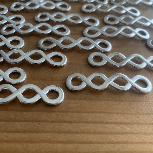 Lot 4 pendentifs noeud