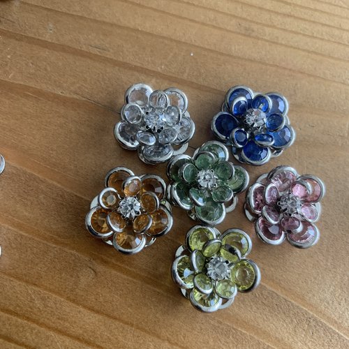 Lot de pendentifs strass en forme de fleurs 6pieces
