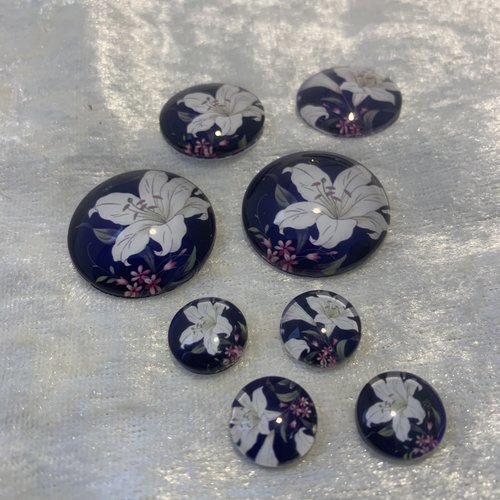Cabochons floral assorti en verre ,8 pièces