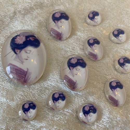Cabochons ovales en verre geisha assortis,lot de 11 pièces