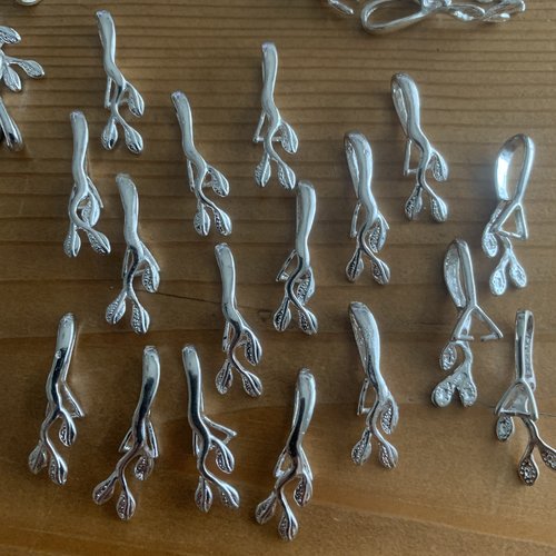Bélières décoratives longues et élégantes,10 pieces