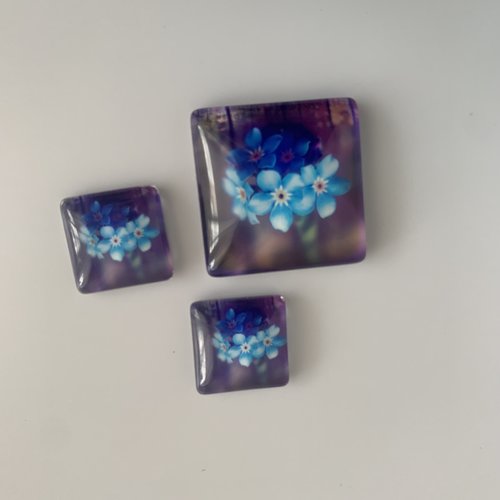 Cabochons carré violet bleu en verre ,4 pieces