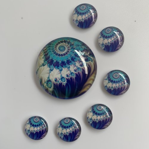 Cabochons assortis en verre