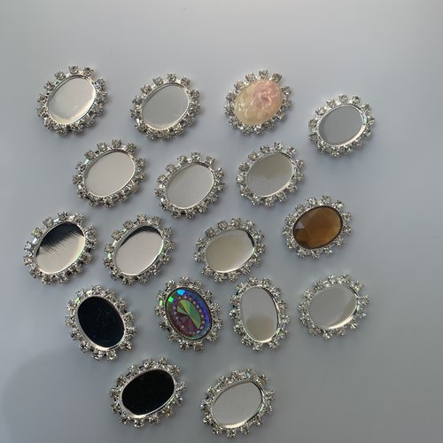 Support  cabochon avec strass ovale