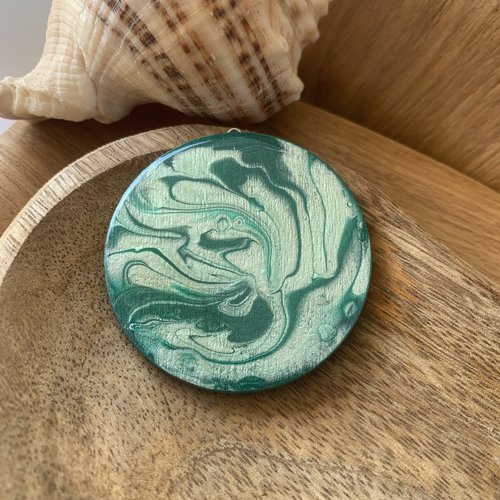 Gros pendentif camaïeu vert