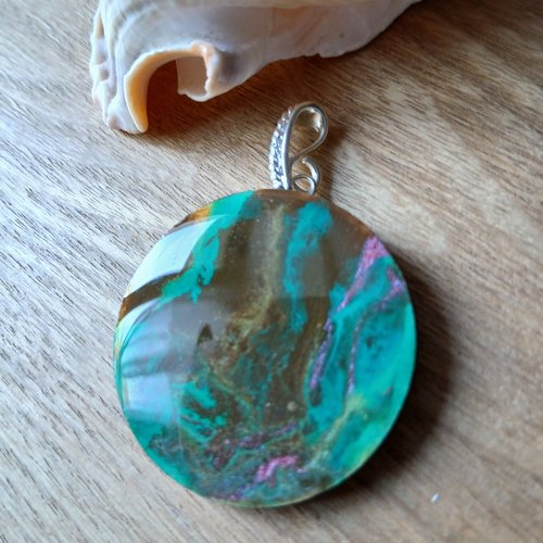 Pendentif en bois résine fait main 38 mm