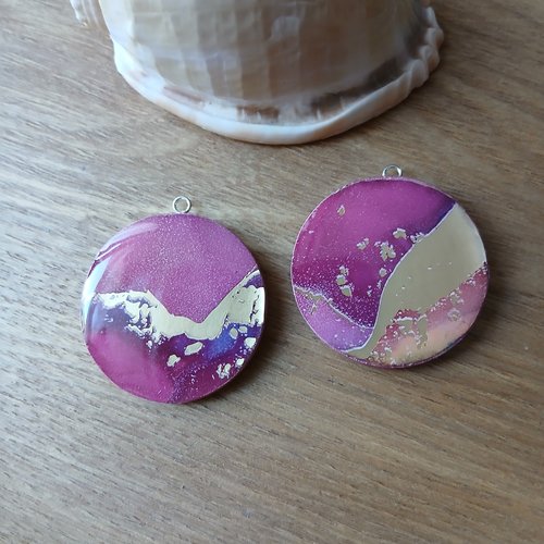 Duo de pendentifs camaïeu rose en bois resiner