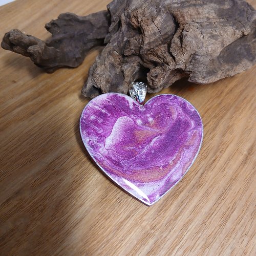Pendentif cœur camaïeu rose prune en bois resiner