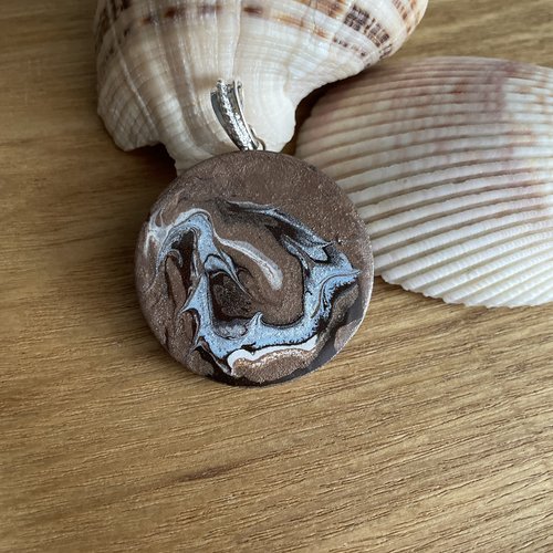 Création pendentif en bois résiner fait main