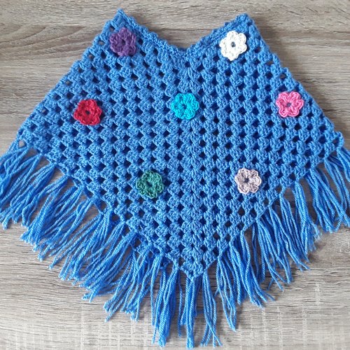 Poncho Bebe 0 3 Mois Au Crochet Un Grand Marche