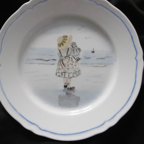 6 assiettes à dessert en porcelaine peinte main. collection "enfants en bord de mer"