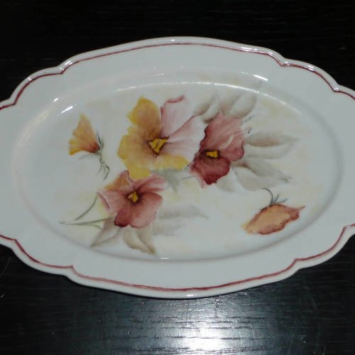 Petit plat ovale en porcelaine peinte main, style rétro : motif pensées jaune et rouge
