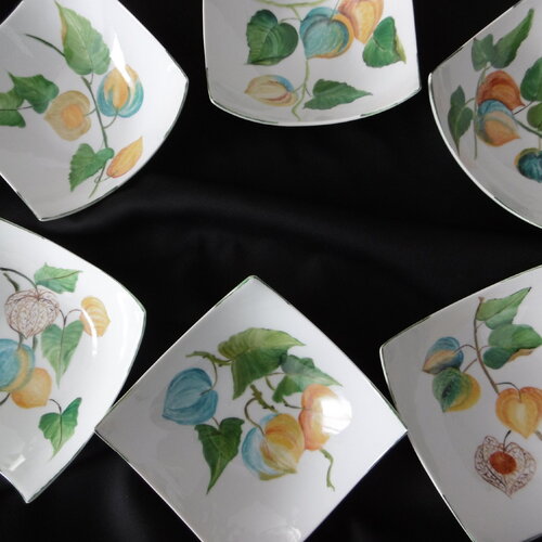 6 coupelles carrées en porcelaine peinte main : décor de physalis, amour en cage.