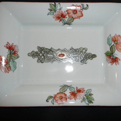 Vide-poche rectangulaire en porcelaine peinte main : motif celtique et fleurs indiennes