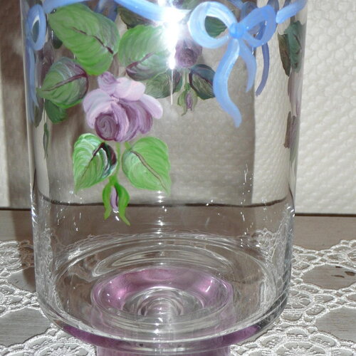 Photophore ou vase en verre peint main : motif roses et ruban bleu,