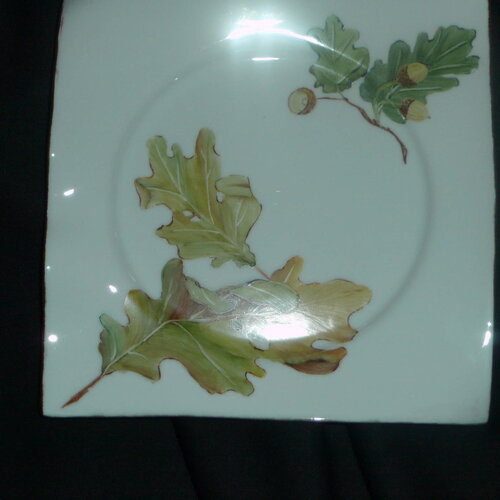 Assiette d'automne : le chêne et les glands (porcelaine peinte main)