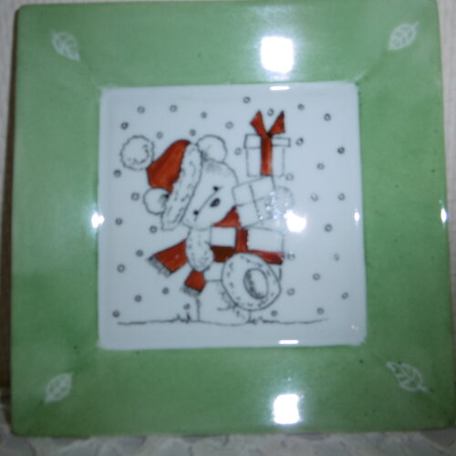 4 petites assiettes carrées en porcelaine peinte main : oursons de noël et encadrement vert
