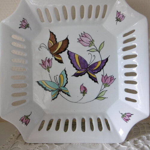 Corbeille à pain en porcelaine ajourée peinte à la main de papillons et fleurs