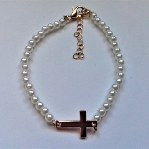 Bracelet perles et croix