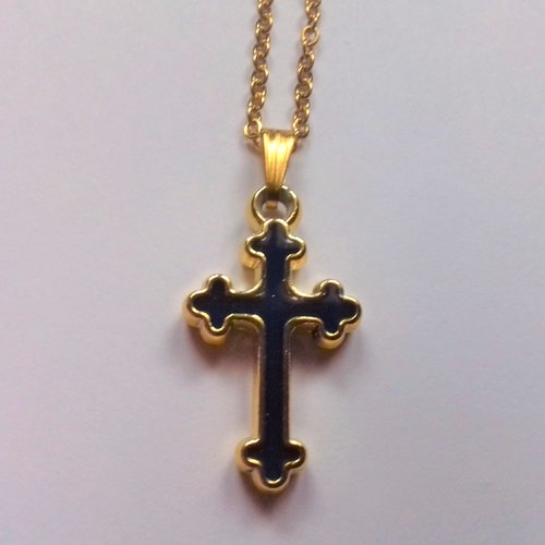 Collier pendentif croix
