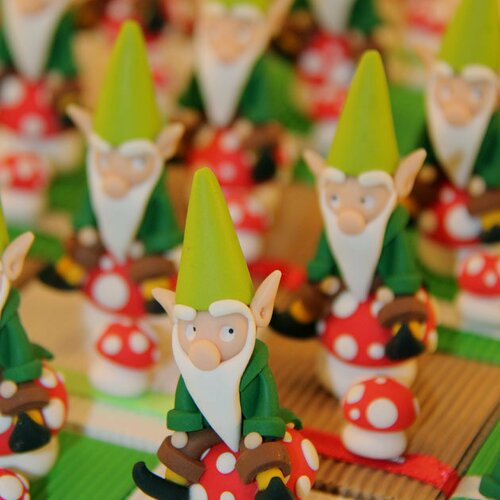 Boîtes à dragées lutins sur champignons