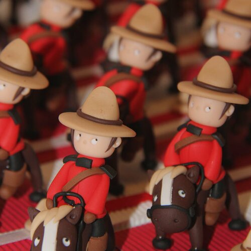 Boîtes à dragées cavaliers police montée thème canada