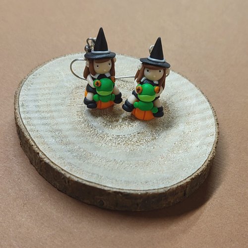 Boucles d'oreilles sorcières et leurs grenouilles