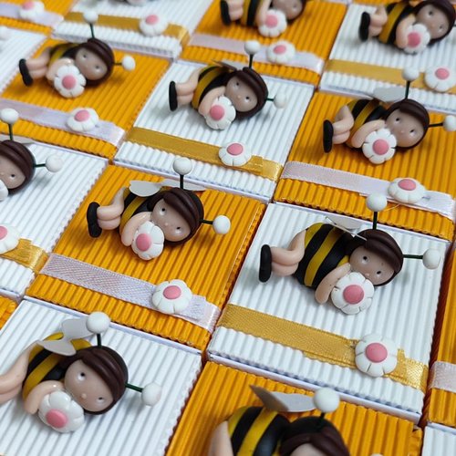 Boîtes à dragées filles abeilles