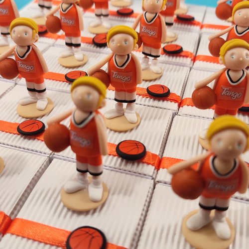 Boîtes à dragées basketteurs debout