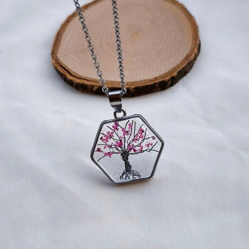 Pendentif arbre de vie,  fleurs naturelles roses, forme originale octogone, avec chaine. bijoux pour femme pendentif porte bonheur