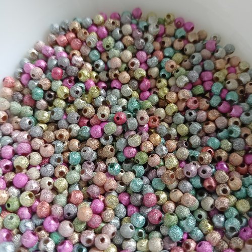 Lot de 1000 perles en acrylique texturé 4 mm