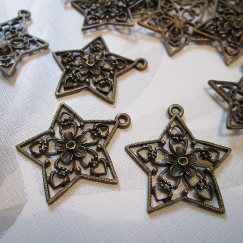 15 breloques étoile 30 x 29 mm en métal couleur bronze