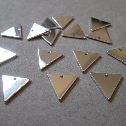 2 breloques triangle en cuivre 14x12mm