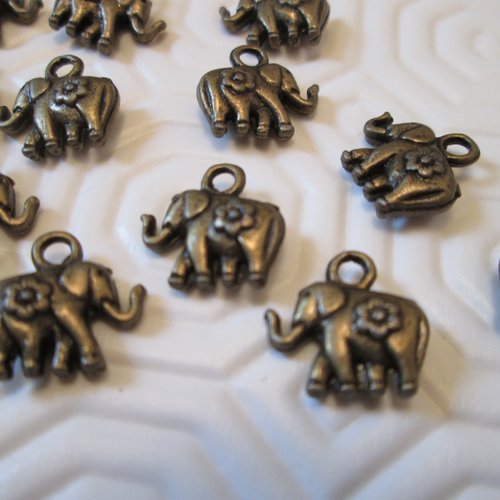 2 breloques éléphant 10x10 mm en métal couleur bronze