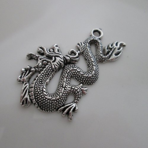 Grand dragon pendentif 5.2x3.2 cm métal argenté
