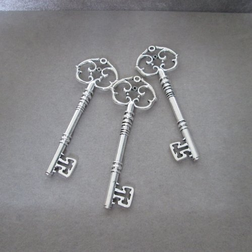 Grande clé, clef pendentif 8.0x2.5 cm métal argenté