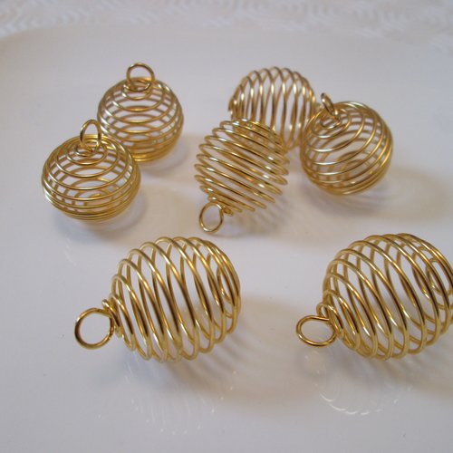 7 perles cage dorées 20 mm en métal