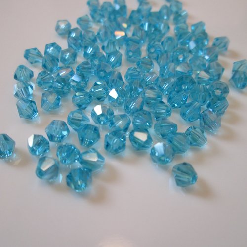 10 perles bicone facettes 4mm en verre bleu ciel