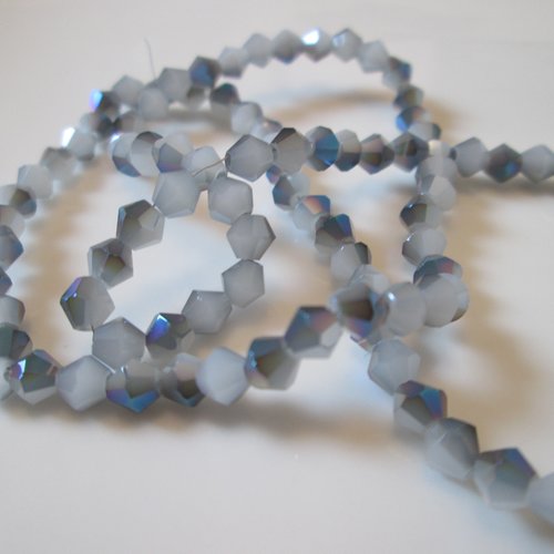 110 perles bicone facettes 4mm en verre gris clair et gris foncé