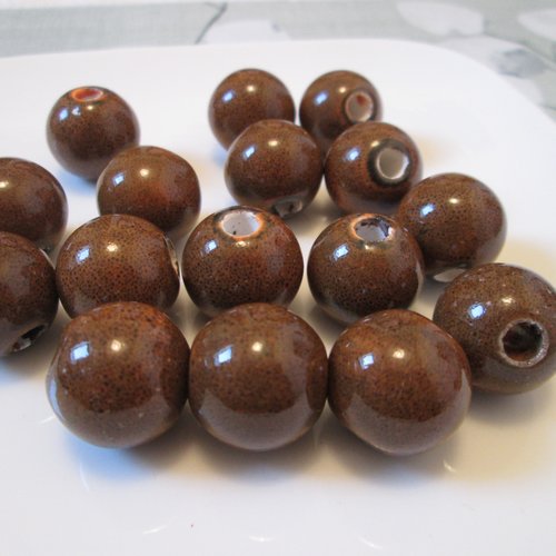 2 perles en céramique 15 mm brun mordoré rondes