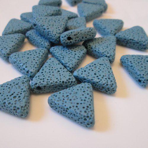 10 perles en pierre de lave bleue 19x19 mm triangle
