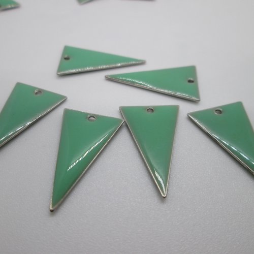2 breloques sequin émaillé 23x13 triangle vert menthe