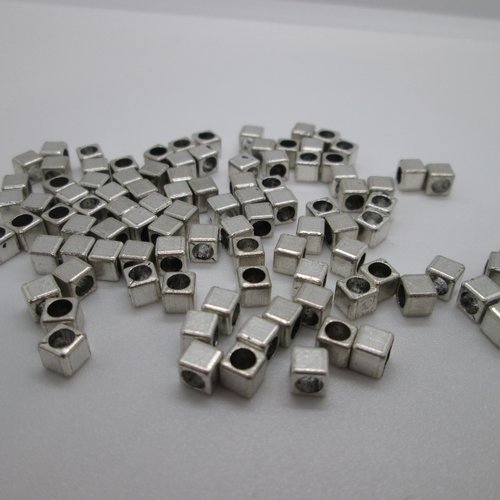 10 perles cube en métal argenté 4.5 mm