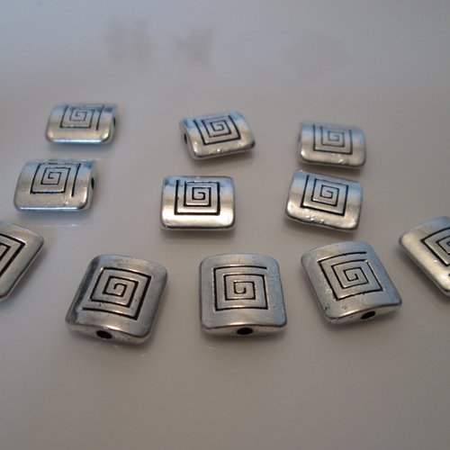 10 perles palet carré spirale en métal argenté 10 mm