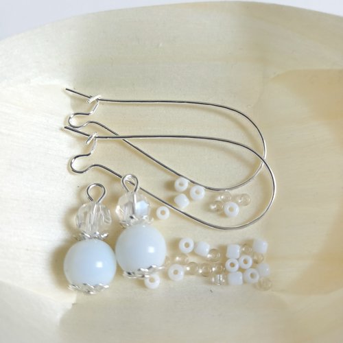 Kit boucles d'oreilles blanc, perles verre, rocaille et crochet métal argenté