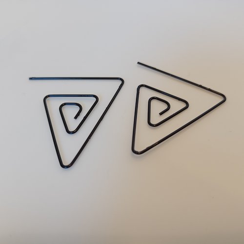 2 support boucle d'oreille triangle métal noir